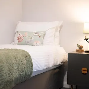 Moseley Gardens Fallowfield Holiday home